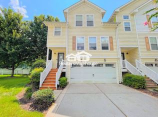5533 Taylors Walke Ln, Virginia Beach, VA 23462