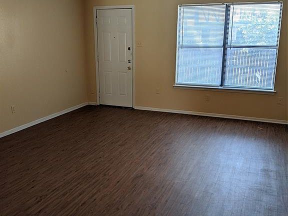 5th image of 936 Southmoor Dr #938