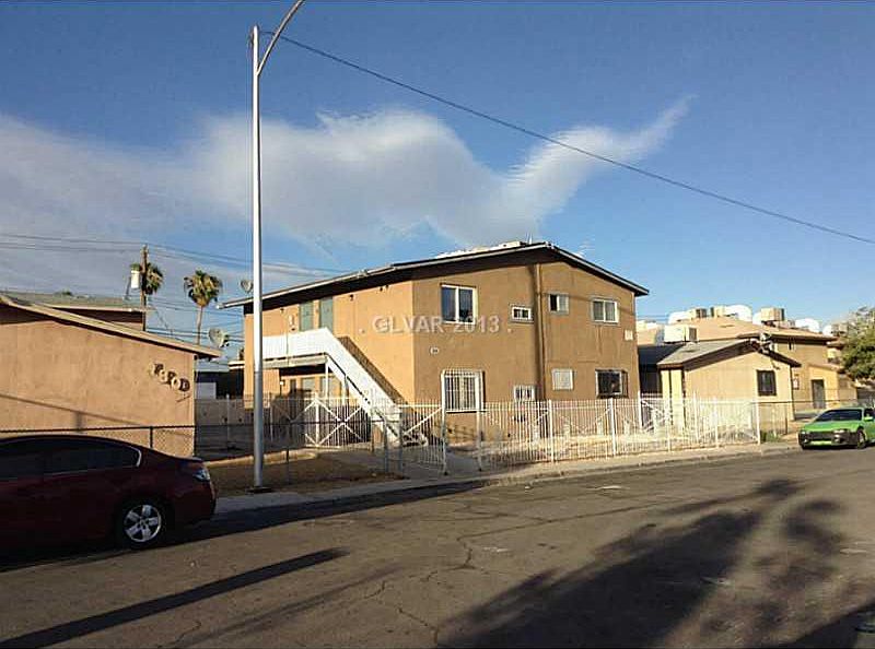 1st image of 521 McKellar Cir APT 3