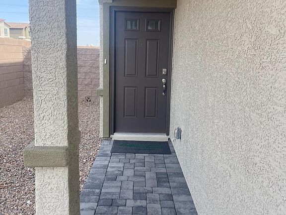 3rd image of 4742 Arctic Cliffs Ave
