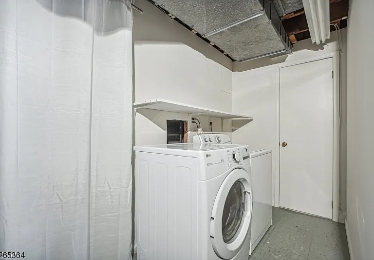 38 Park St #13D — Photo 22