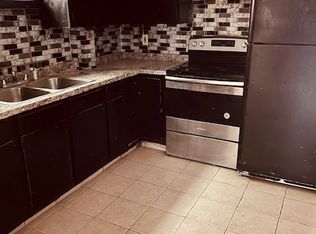 149 3rd St APT 1R, Leominster, MA 01453