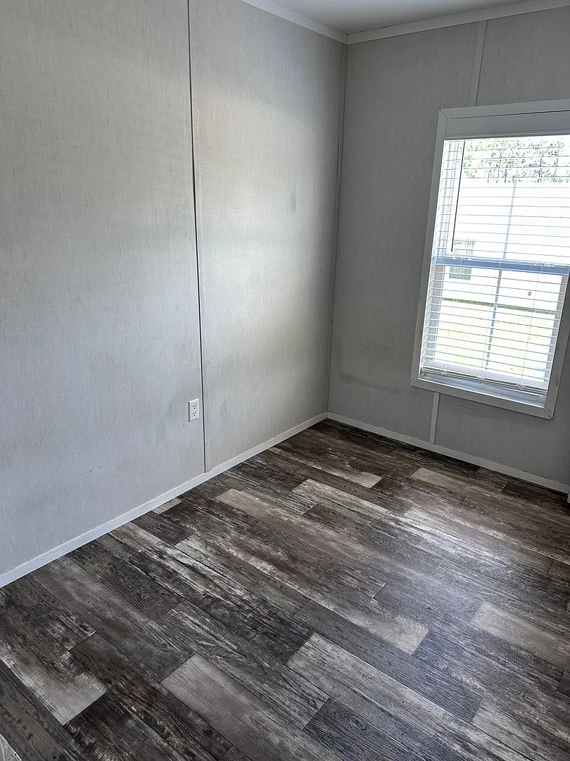 3-Bedroom/ 2-Bath Mobile Home — Photo 4