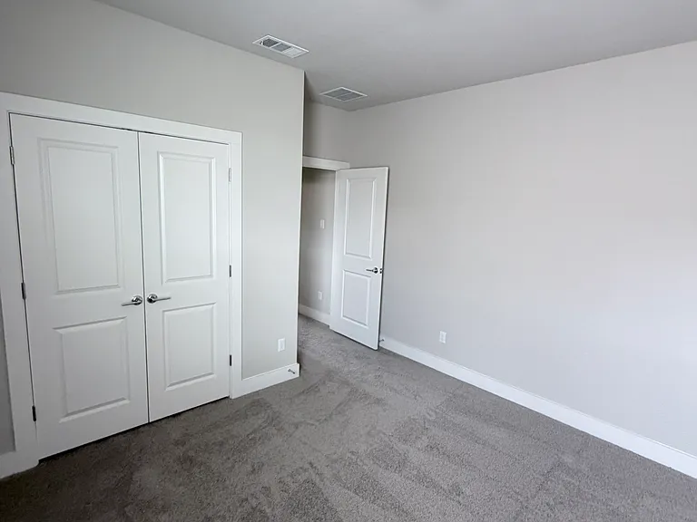 219 Pinnacle Ln — Photo 5