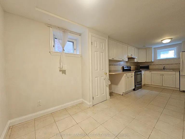 155 Churchill Ave #BASEMENT — Photo 8