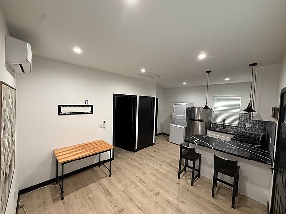 3rd image of 1852 1st St