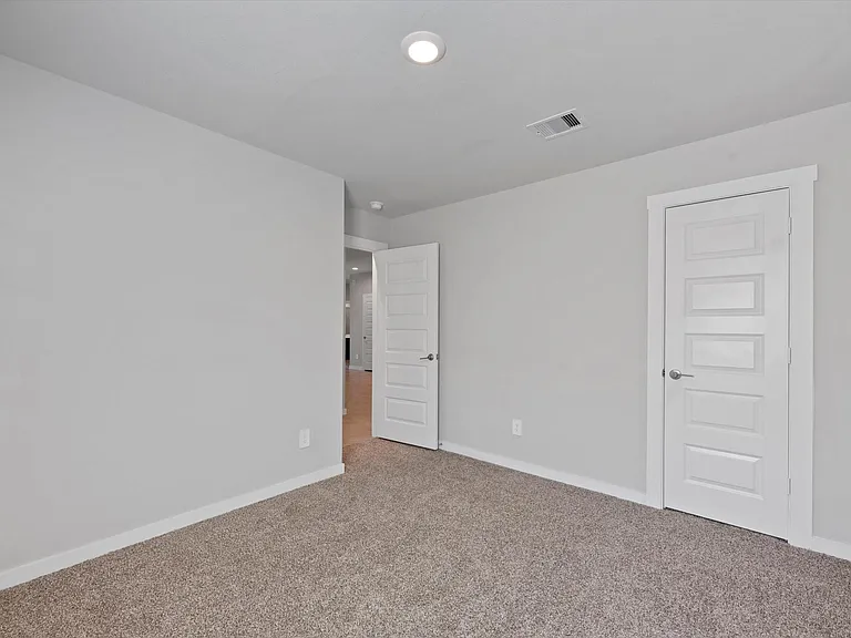 3335 Silverton Dr — Photo 24