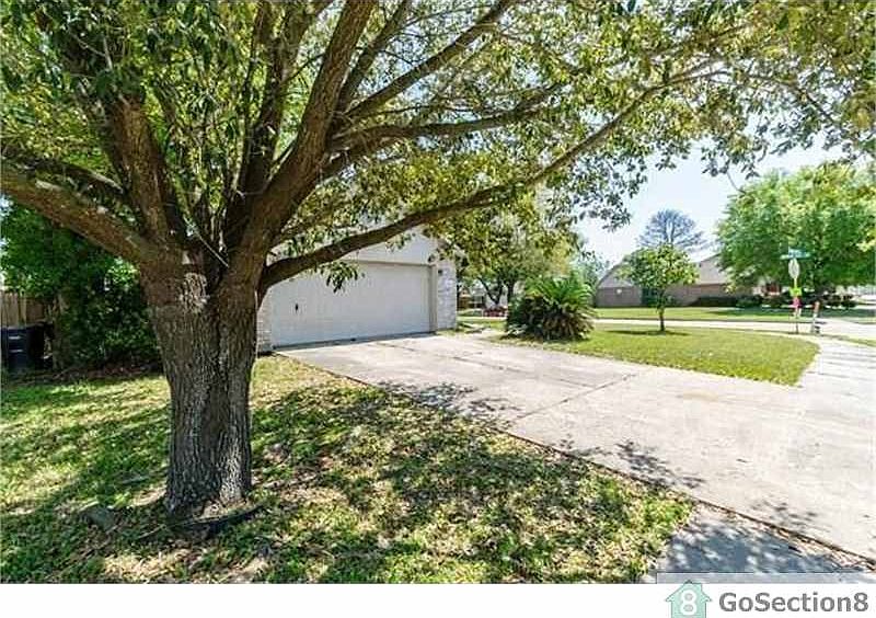 1st image of 7102 Greenwood Point Dr