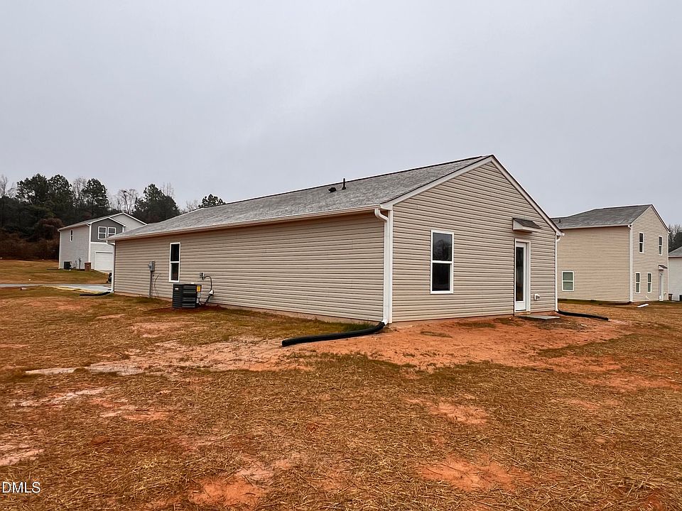 2nd image of 132 Lillian Ct
