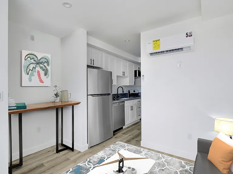 Valleywood Apartments - Studio