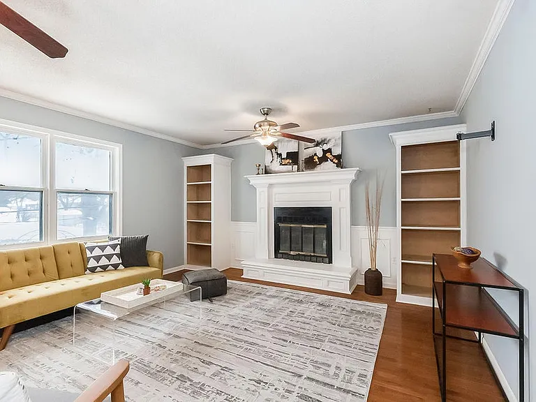 427 N Blake St — Photo 3