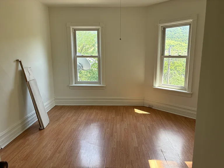 1031 Princeton Ave — Photo 8
