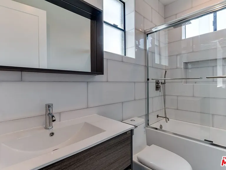 4826 1/2 Pickford St — Photo 24