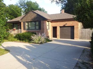 17W445 Butterfield Rd, Oakbrook Terrace, IL 60181