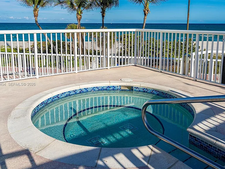 5401 Collins Ave #813 — Photo 26