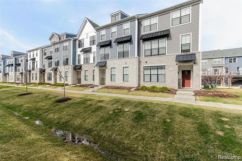 4 bed, 3.5 bath, 2064 sqft, $3,100 — Photo 3