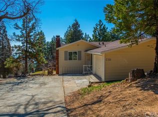 31475 Panorama Dr, Running Springs, CA 92382