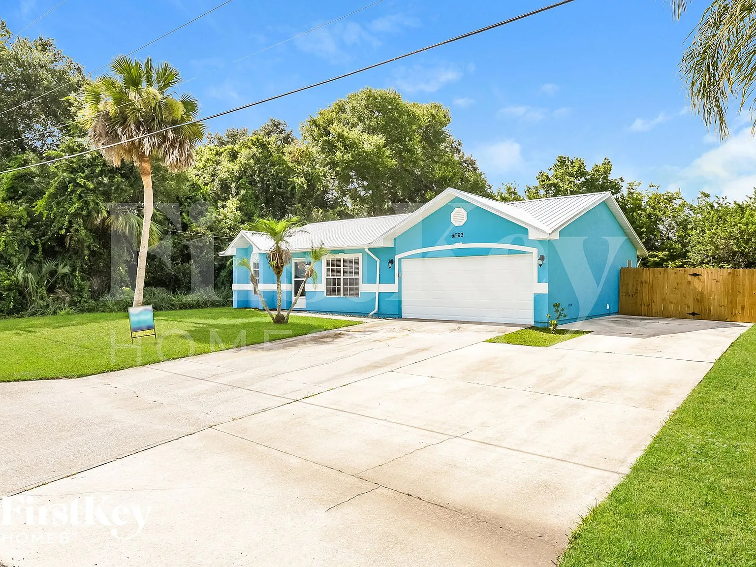 3 bed, 2.0 bath, 1194 sqft, $2,205 — Photo 2