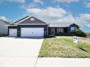 4125 Deer Valley Dr, Marion, IA 52302