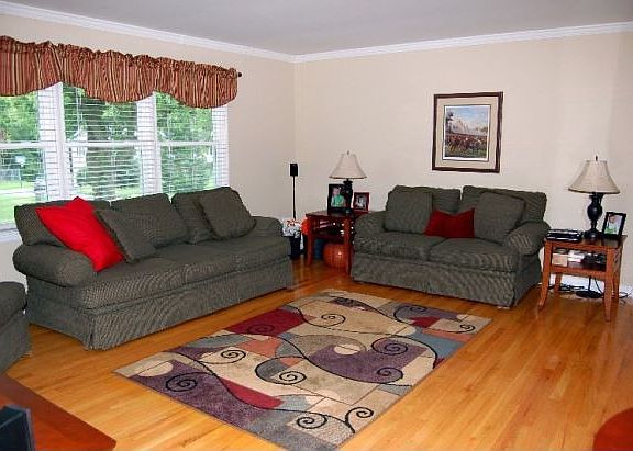 3rd image of 25 Townley Dr
