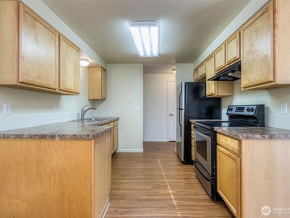 4th image of 1918 J Street #102