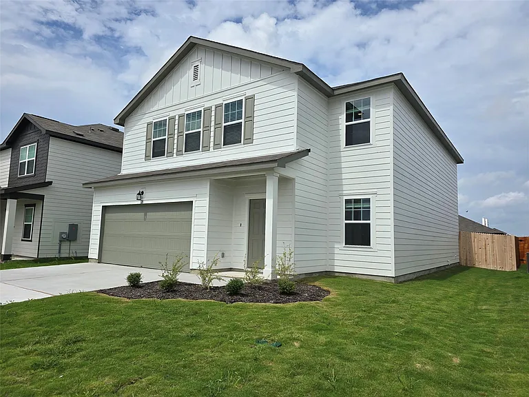 121 Blazilmar Ln — Photo 3