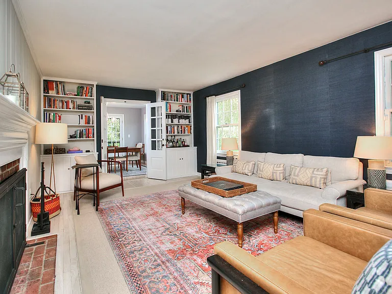 11 Treadwell Ave — Photo 2