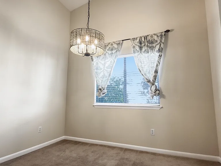 10665 Cherry Hills Dr — Photo 11