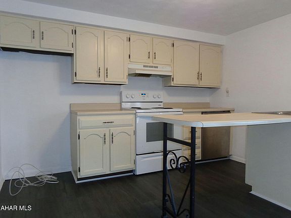 4th image of 243 Campbell Dr