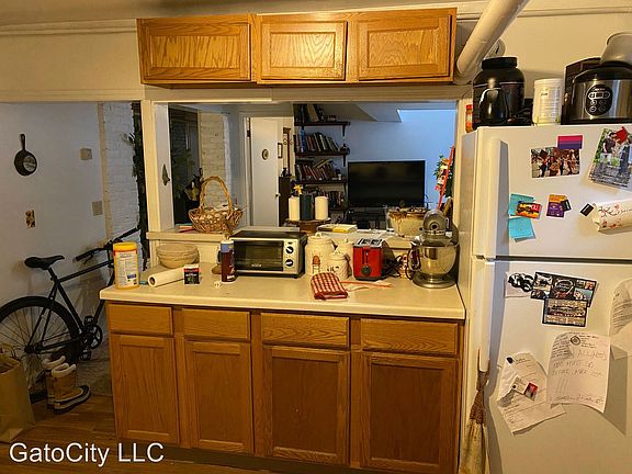 5th image of 1838 N Oakland Ave APT 09
