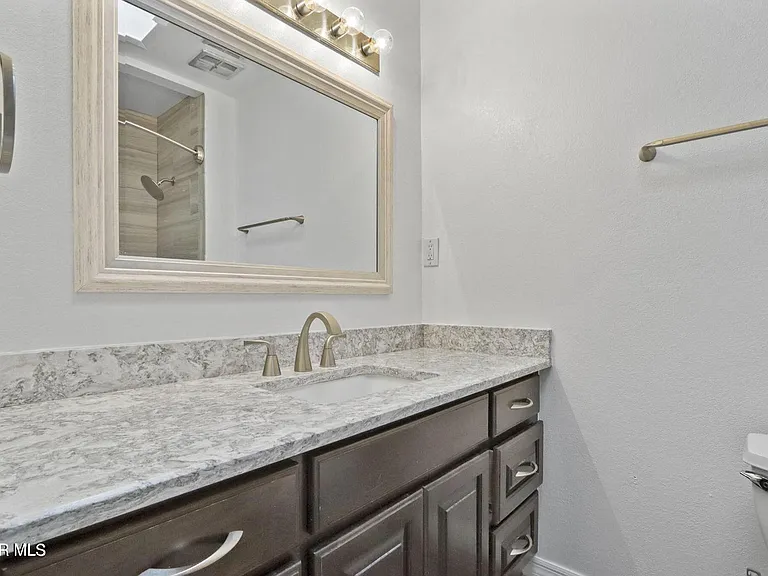 10222 Dunbarton Dr — Photo 11