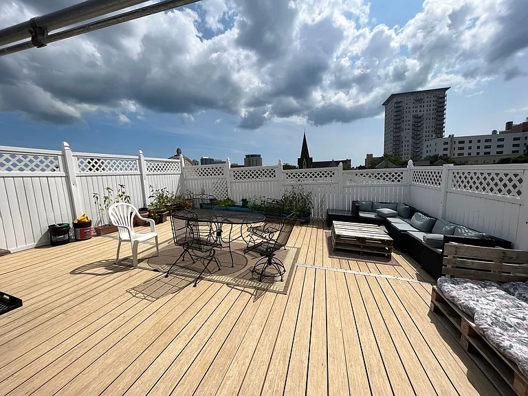 1345 N Astor St — Photo 8