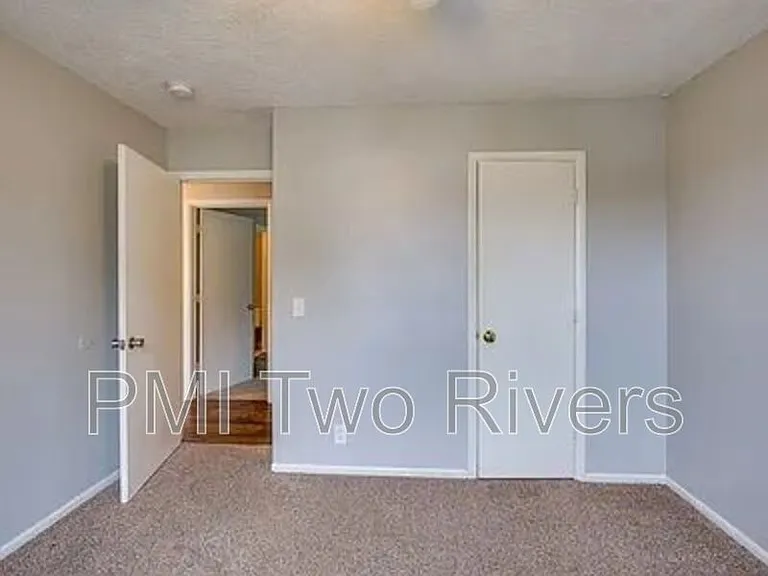 135 Brenda Ln — Photo 16