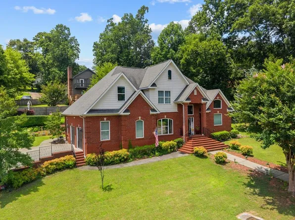 604 Lenna Ln, Dalton, GA 30720