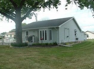 1422 9th Ave SW, Aberdeen, SD 57401