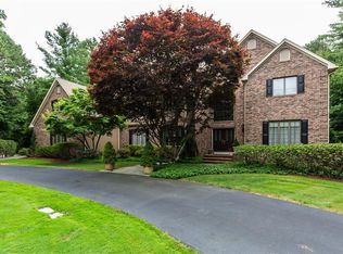 1 Clauson Ct, East Greenwich, RI 02818