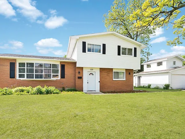 2405 W Atlantic Ave, Waukegan, IL 60085
