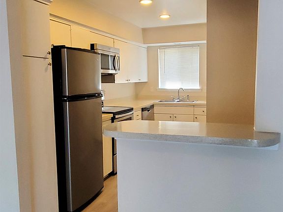 3rd image of 1363 Winding Brook Cir #196-A