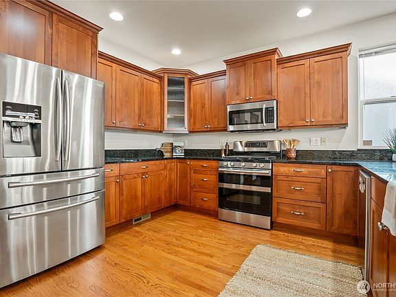 4th image of 4138 Silverbell Way