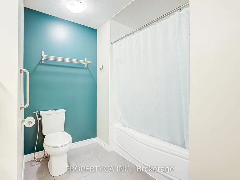 14 Amos Dr #2 — Photo 34