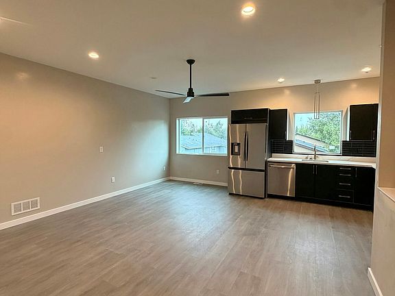 4th image of 8934 Arlon St #3