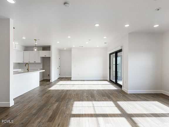 5th image of 2240 E Laney Ave #305
