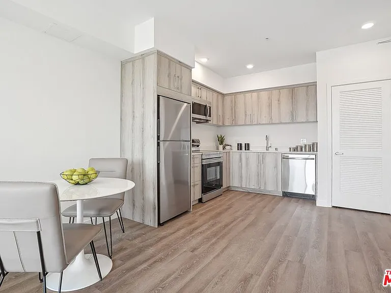 1350 Court St — Photo 4