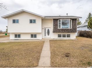 3367 15th Ave E, Prince Albert, SK S6V7V3