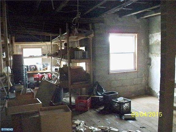 5th image of 935 W Dakota St