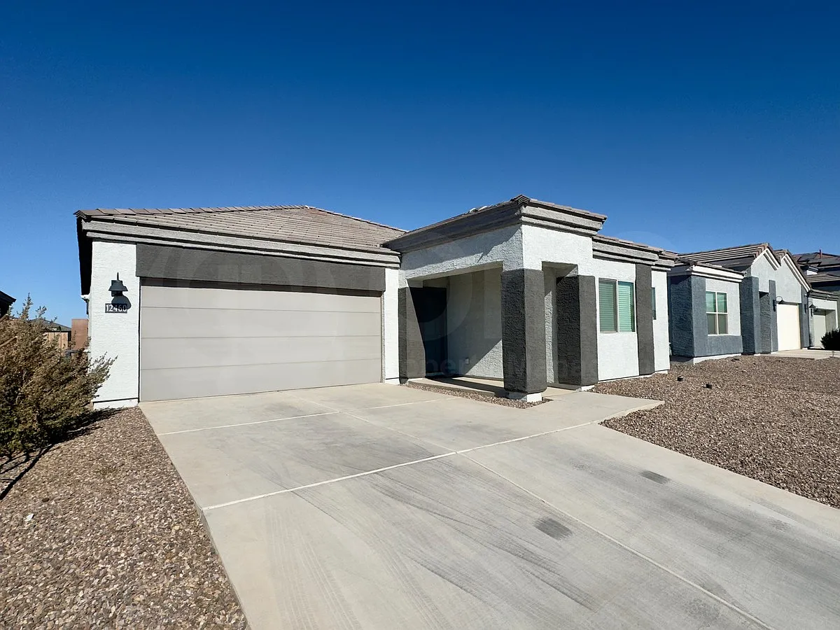 4 bed, 2.0 bath, 1760 sqft, $1,899 — Photo 4