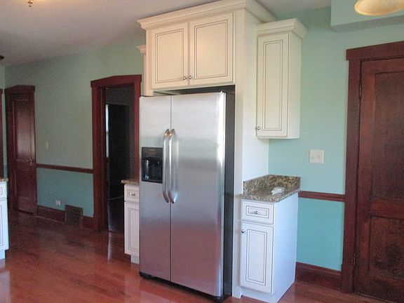 4th image of 3641 Harvey Ave