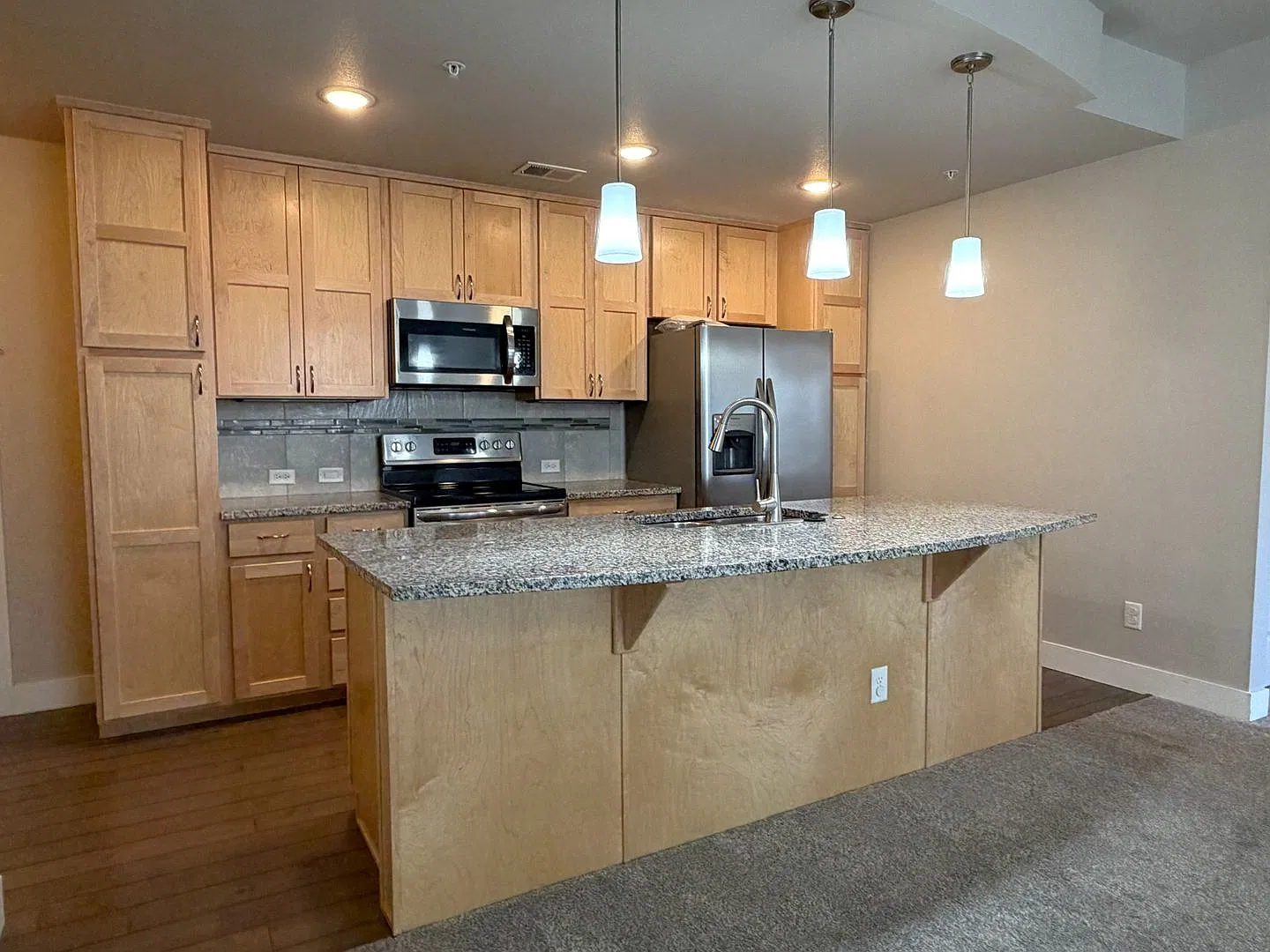 $500 Off Your First Month! Secure, Stylish & Convenient 2 Bed Condo in Loveland — Photo 4