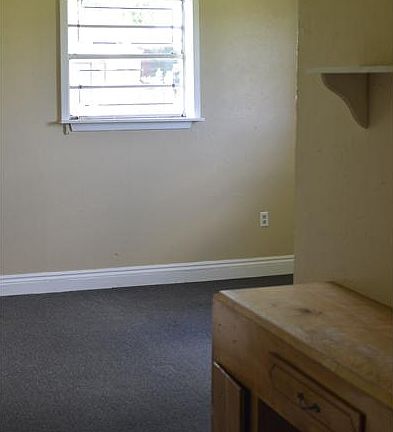3rd image of 1813 Estalote Ave