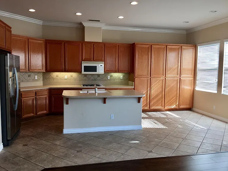 2554 High Trail Ct — Photo 4